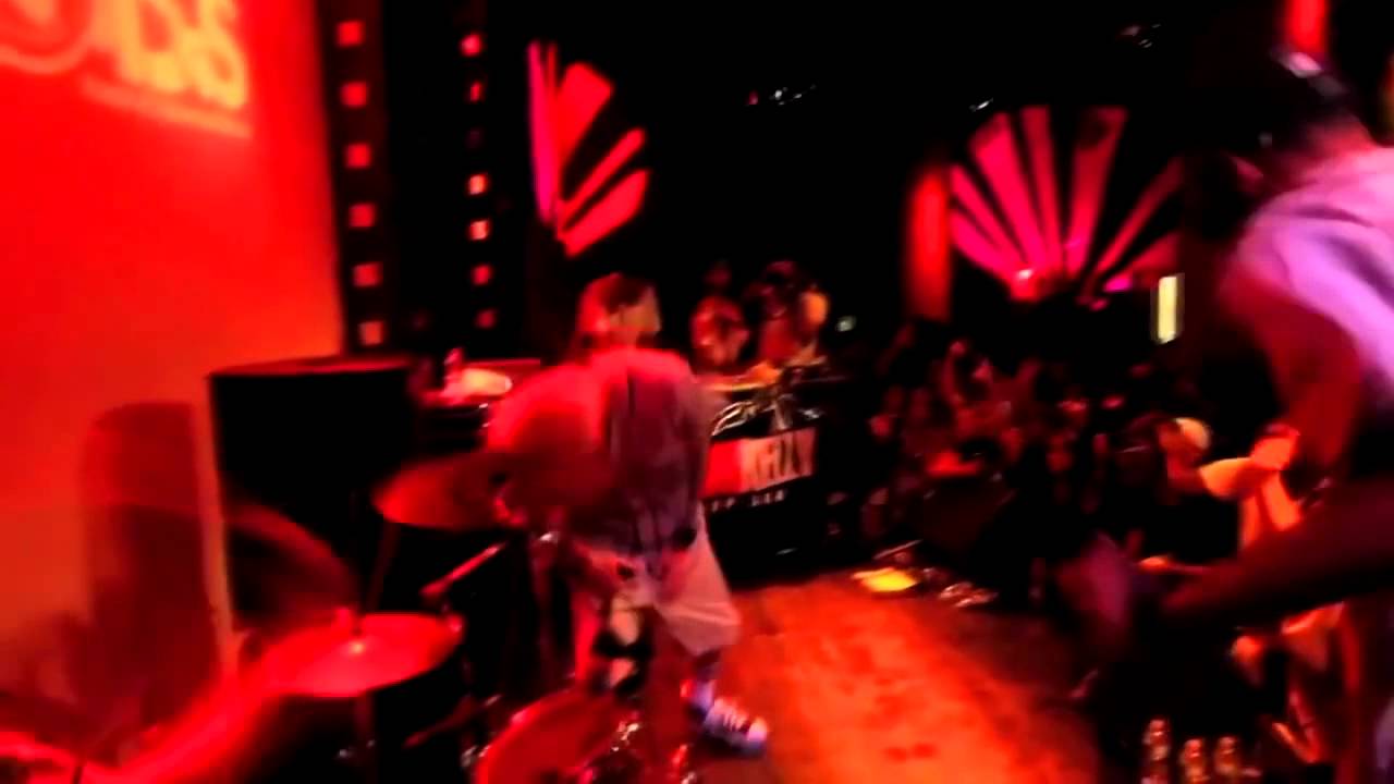 Machine Gun Kelly – Against The World