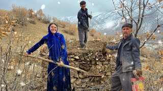 Download Lagu A Hut in the Storm | Building a Roof for a Homeless Mother MP3