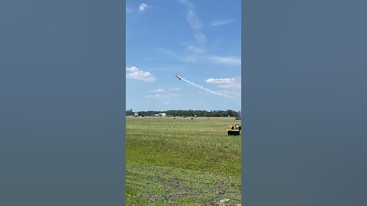 Kevin Coleman “Red Bull Air Force” going inverted #extra330