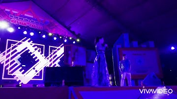 Cô thắm về làng - Phi Nhung