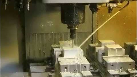 HAAS VF-2B CNC VERTICAL MACHINING CENTER new 2005