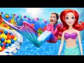 Превращение в Русалку! Игры в воде в видео про игрушки для девочек Две Принцессы