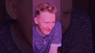 блин, даня реально классный, ты видел как он улыбается?