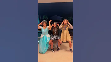 BELINHA WANDINHA E MEGAN DANCINHA DA MACARENA NO HALLOWEEN 