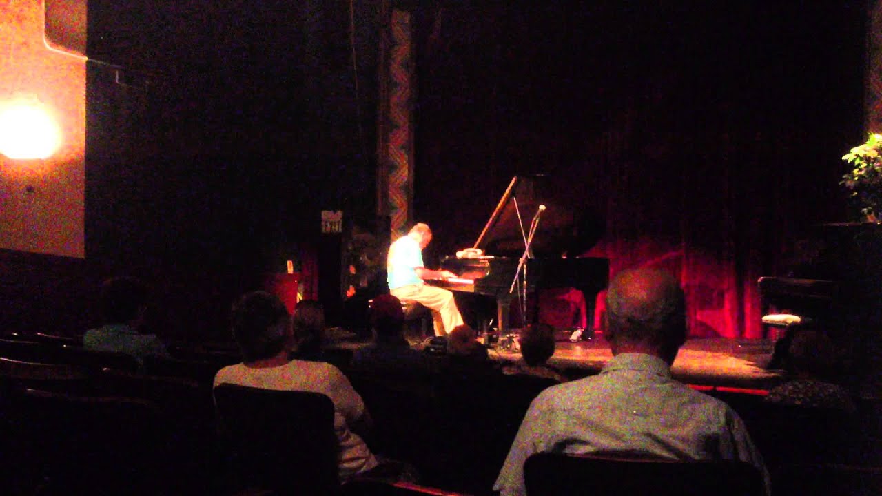 Memories of You (Andy Razaf & Eubie Blake), played by Ray Skjelbred ...