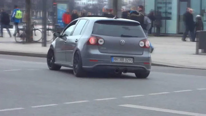 EXTREMELY LOUD GOLF R32 IN HAMBURG! Brutal revs & accerlerations!