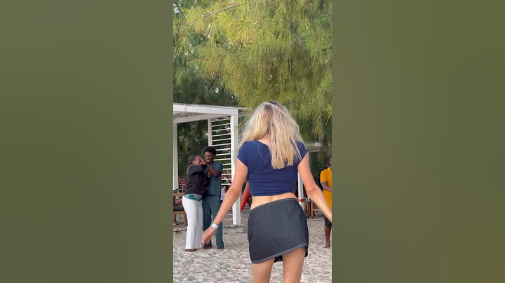He covered his mom’s eyes😳😅 #africa #dancing #couple #relationship #mother @jaymondy.