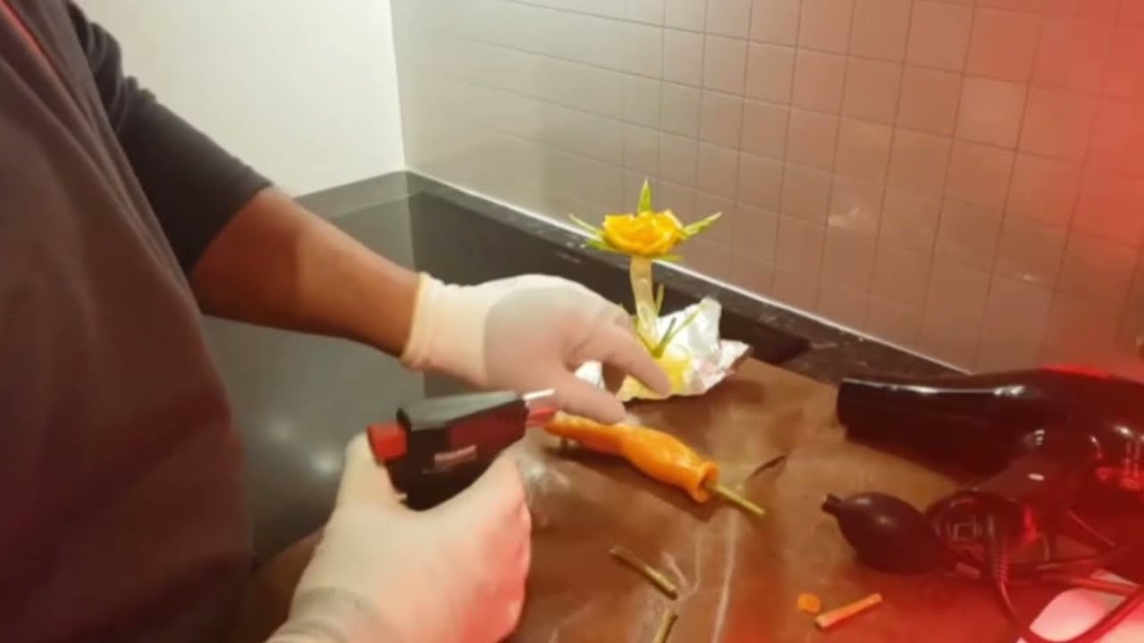 تشكيل الجزر من عجينه السكر النفخ (الحلقه ٥ )  blown sugar carrot