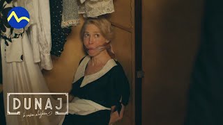 Klaus nájde Miru zviazanú v skrini | Dunaj, k vašim službám