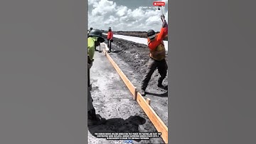 Worker Setting Concrete Formwork Job is fast Work due to Innovation Quick Release System.