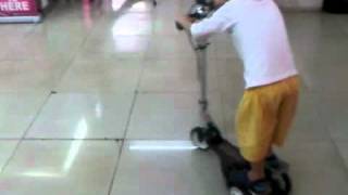 Download Lagu darrion play scooter MP3