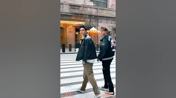 Love at first sight 💕#fyp #aura #rizz #love #foryou #couple #usa