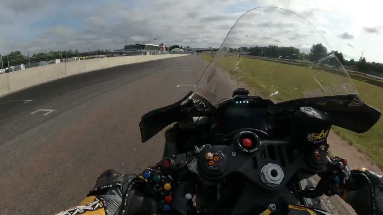 2022 Mantorp Park - Filip Backlund Trackdays - følger Jens Ducati 1199