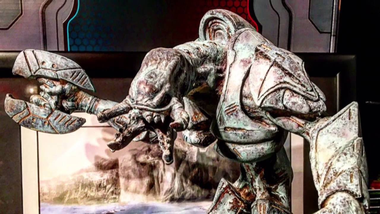 halo elite statue