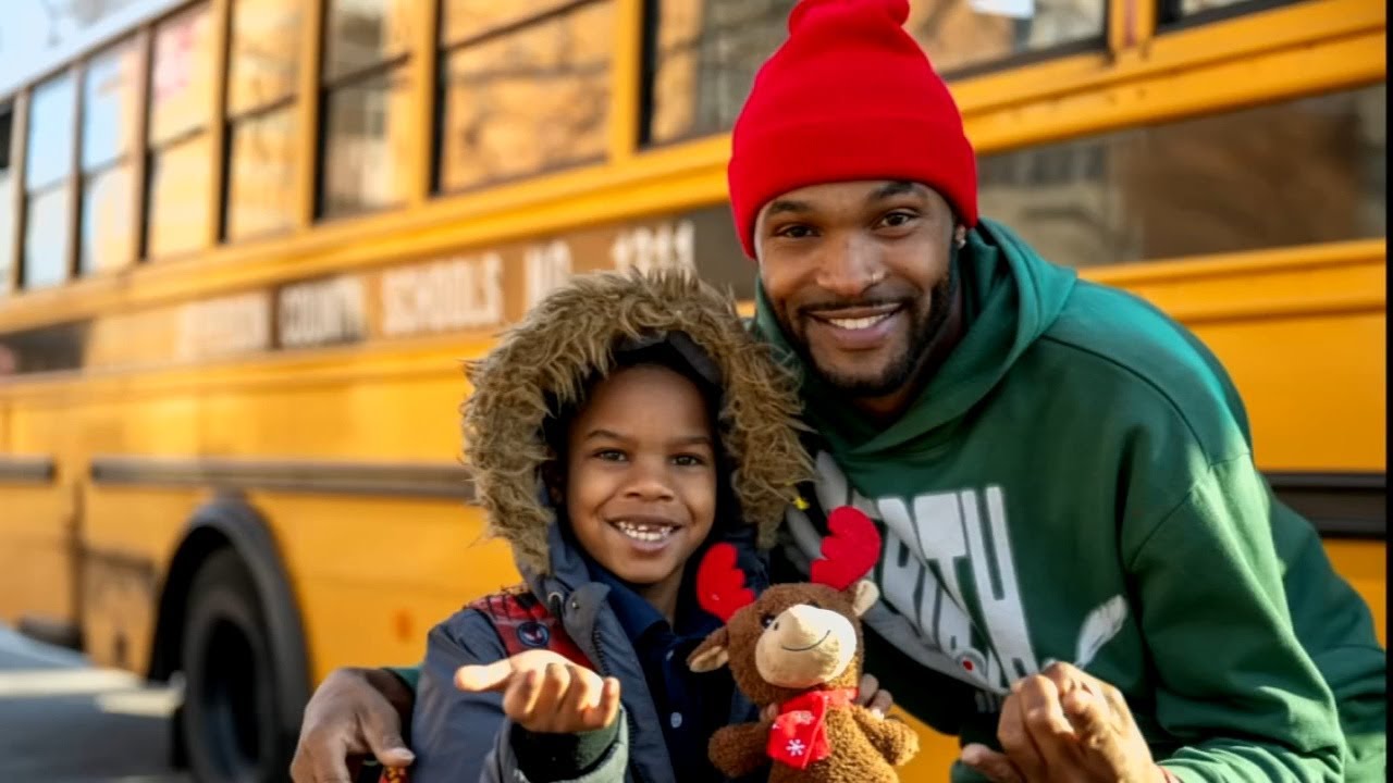 JCPS bus driver, first grader going viral after he bought him PJs for  Pajama Day when he didn't have