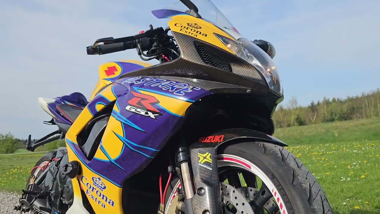 Suzuki GSXR750 Corona - YouTube