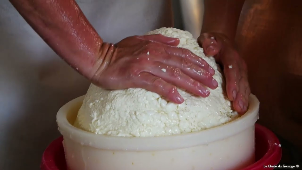 Fabrication de fromage d'estive selon les traditions 