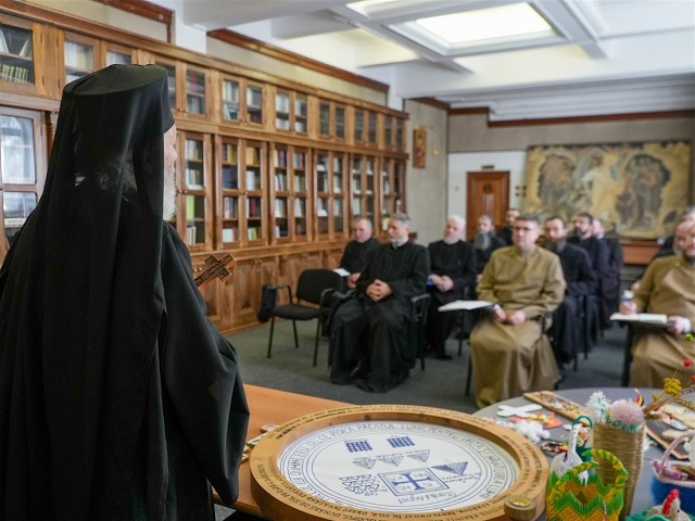Întâlnirea clericilor care slujesc în centrele și așezămintele sociale din Brăila și Galați