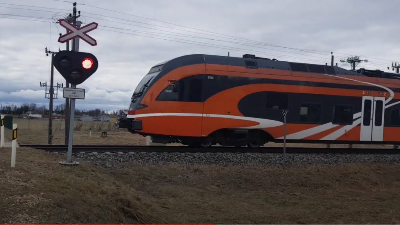 Stadler DMU train (Штадлерские дизель-поезда) between Ropka- Aardla, Estonia (Эстония)