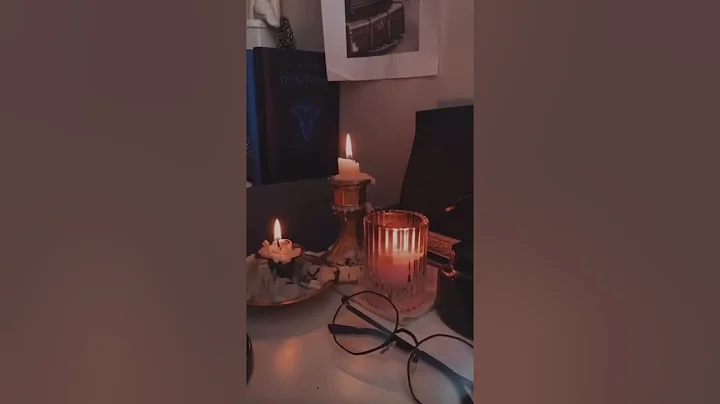 Slow Days. #darkacademiavibes #icedcoffees #hyggehome #hyggelifestyle #hygge #cozyroom #cozyliving