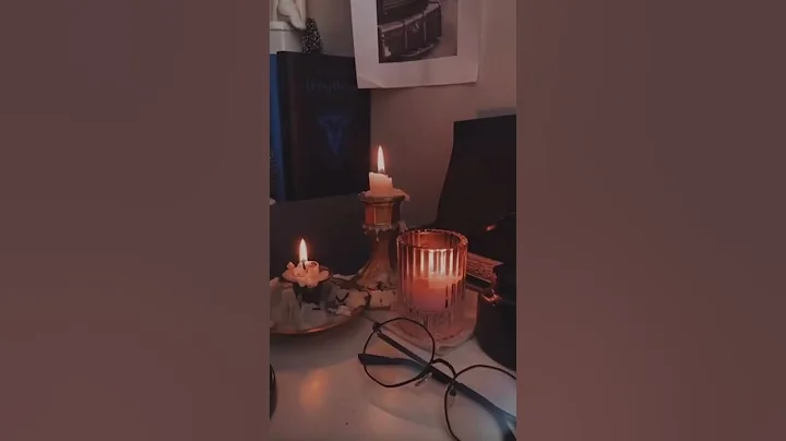 Slow Days. #darkacademiavibes #icedcoffees #hyggehome #hyggelifestyle #hygge #cozyroom #cozyliving