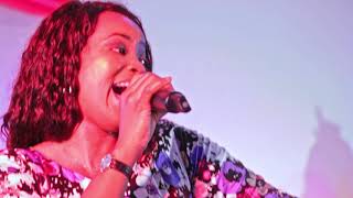 Video thumbnail of "SANDRA MBUYI kumisama Yahweh + Yaya YESU"