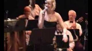 Carla Viegas performing with The Big Swing Band