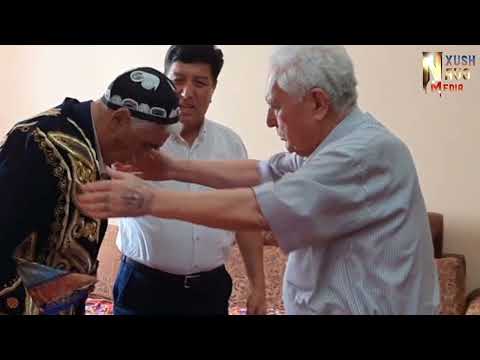 Ошиклар шоири Ошик Эркин хонадонида Б Хамдамов ва К Рахмоновлар