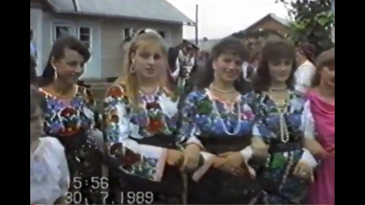 Fragment de nuntă la Voloca, dimineața și la pripoi cu sfășcile în a. 1989