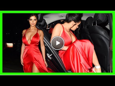 Demi rose, derin yırtmaçlı kıyafetinden frikik vermemek için büyük çaba harcadı