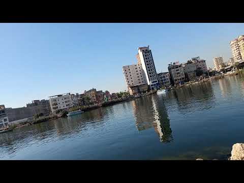 المشي علي كورنيش النيل