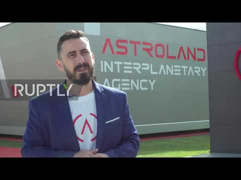 Video: Opplev Livet På Mars Med TripAdvisors Astroland Agency
