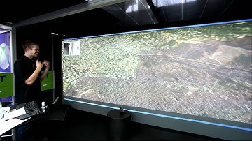 Using Kinect to navigate large map