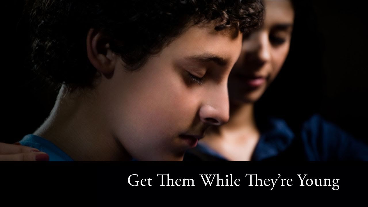 Счастливая семья. Quotes about sleep. Past simple or continuous worksheet. War on drugs meme. Live like they dream.