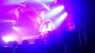 Vignette de la vidéo "Camo & Krooked - Loving you is easy / Fred V & Grafix @ Global Gathering UK 2013"