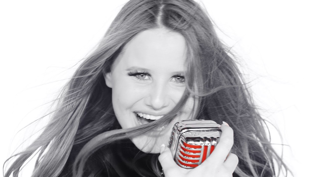 ULA LOŽAR - FRIDAYS (Official Video)