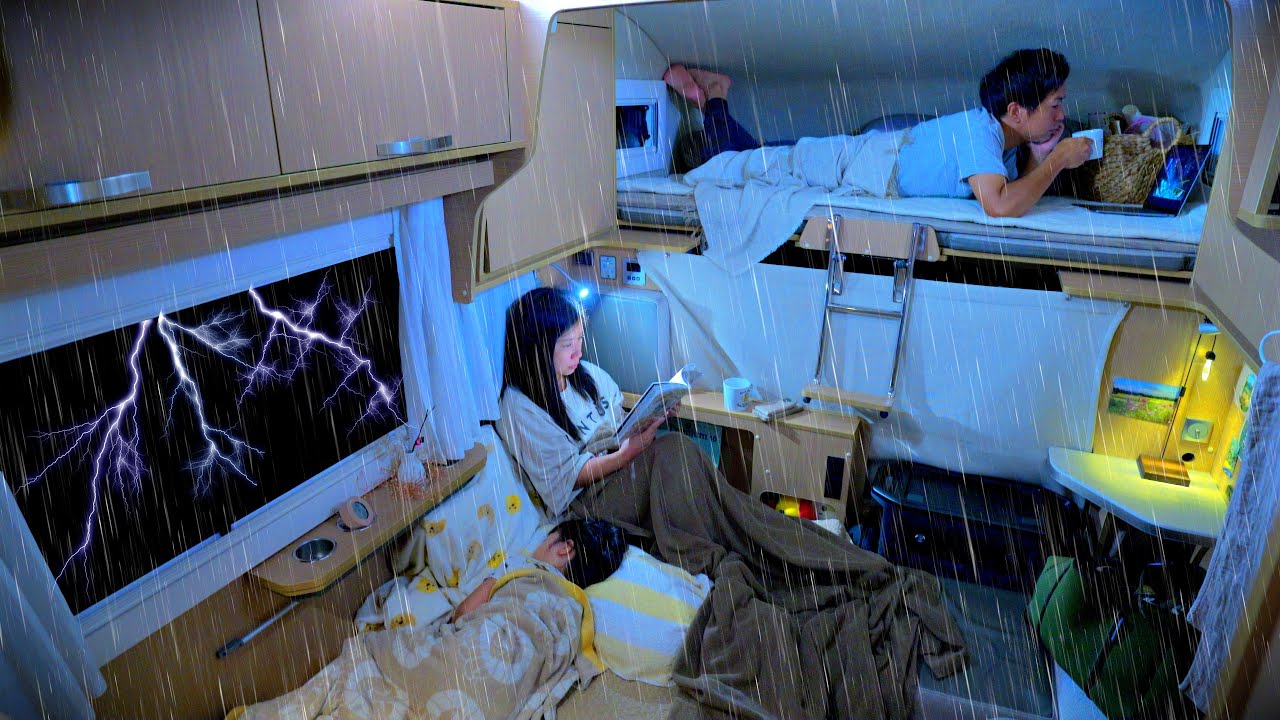 Дождливая поездка: как провести время в маленьком однокомнатном вагоне