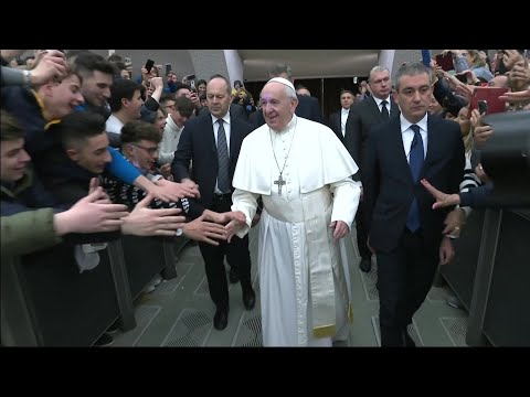 El Papa reza por víctimas del coronavirus, “una enfermedad cruel”