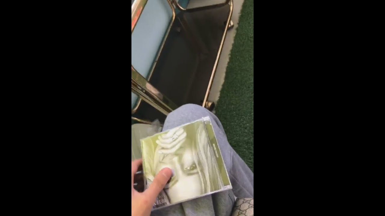 Capital kauft sich Helene Fischer CD... | Capital Bra Instagram Story 27.09.2017