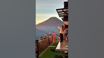 Menikmati sunrise di villa pintu langit #musica #dieng #travel #villapintulangit #wonosobo