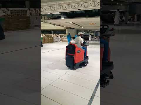 عمال الحرم المكي رالع جدا