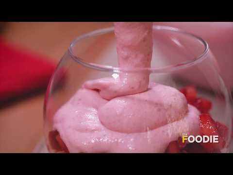 Video: Hoe Maak Je Aardbeienmousse Voor St. Valentijn