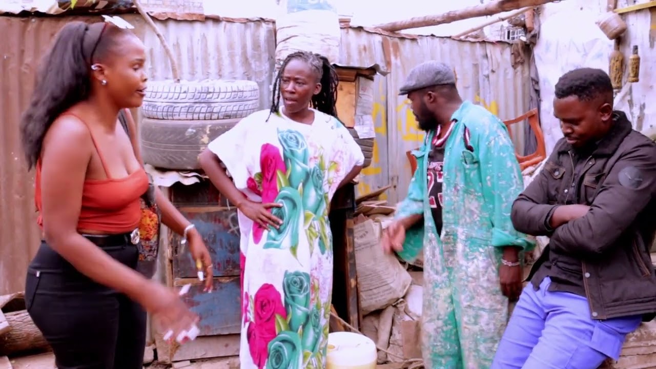 hii nayo imezidii. yaani jamjengo yuko na kitu moto Hadi inamchoma kwa nguo