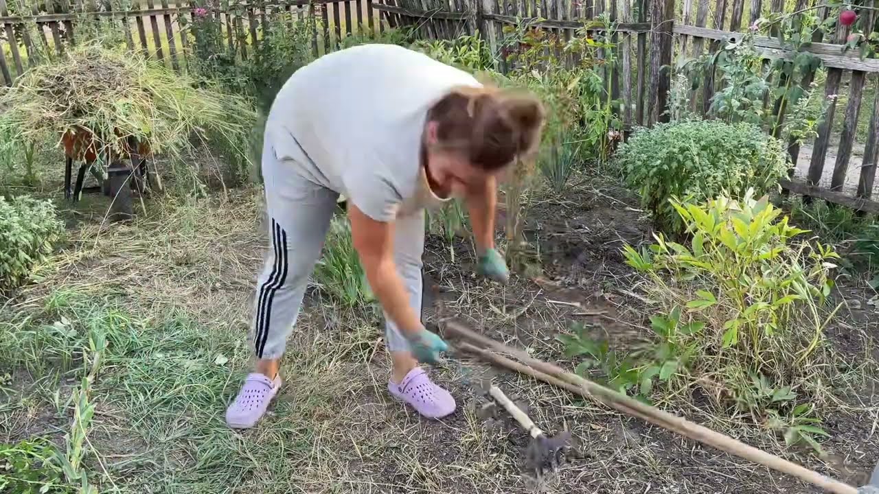 ПРИБЕРАЮ КВІТНИК🌸ВІДПОВІДАЮ НА ЗАПИТАННЯ🤔НАТХНЕННЯ ДЛЯ ПРАЦІ🙌🏻ПРО МАМУ🤱🏻БУРʼЯНИ ВИЩІ ЗА МЕНЕ🌲