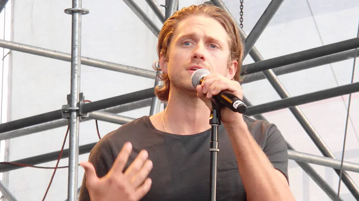 Elsie Fest: Aaron Tveit - Young Girls
