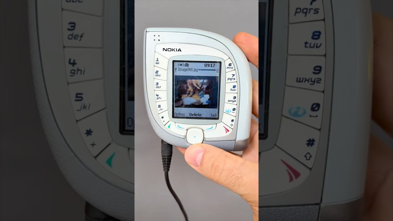 The Leaf-Shaped Phone! NOKIA 7600! - YouTube