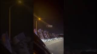 Gece Saatlerinde Otoyol Hal Girişi Bağlantı Yolunda Kaza Konteyner Taşıyan Tir Devrildi