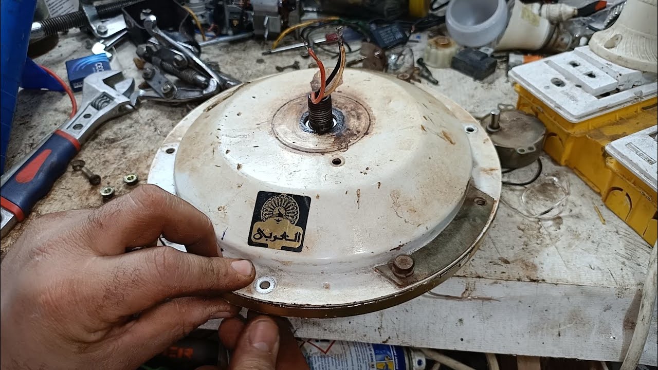 توصيل مكثف مروحة توشيبا سقف باستخدام الأفوميتر ولمبة السريه