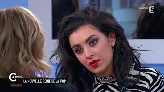 L'interview de Charli XCX - C à vous - 17/03/2015