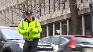 Famous dancing traffic cop retires after 30 years